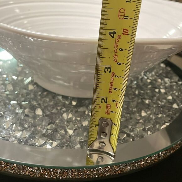 Plastic swirly large 11 inch diameter kitchen fruit white decoration bowl - Picture 5 of 7